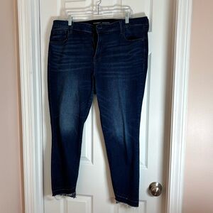 Old Navy Women's Mid-Rise Rockstar Ankle Jeans w/ Raw Asymmetrical Hem- Size 18